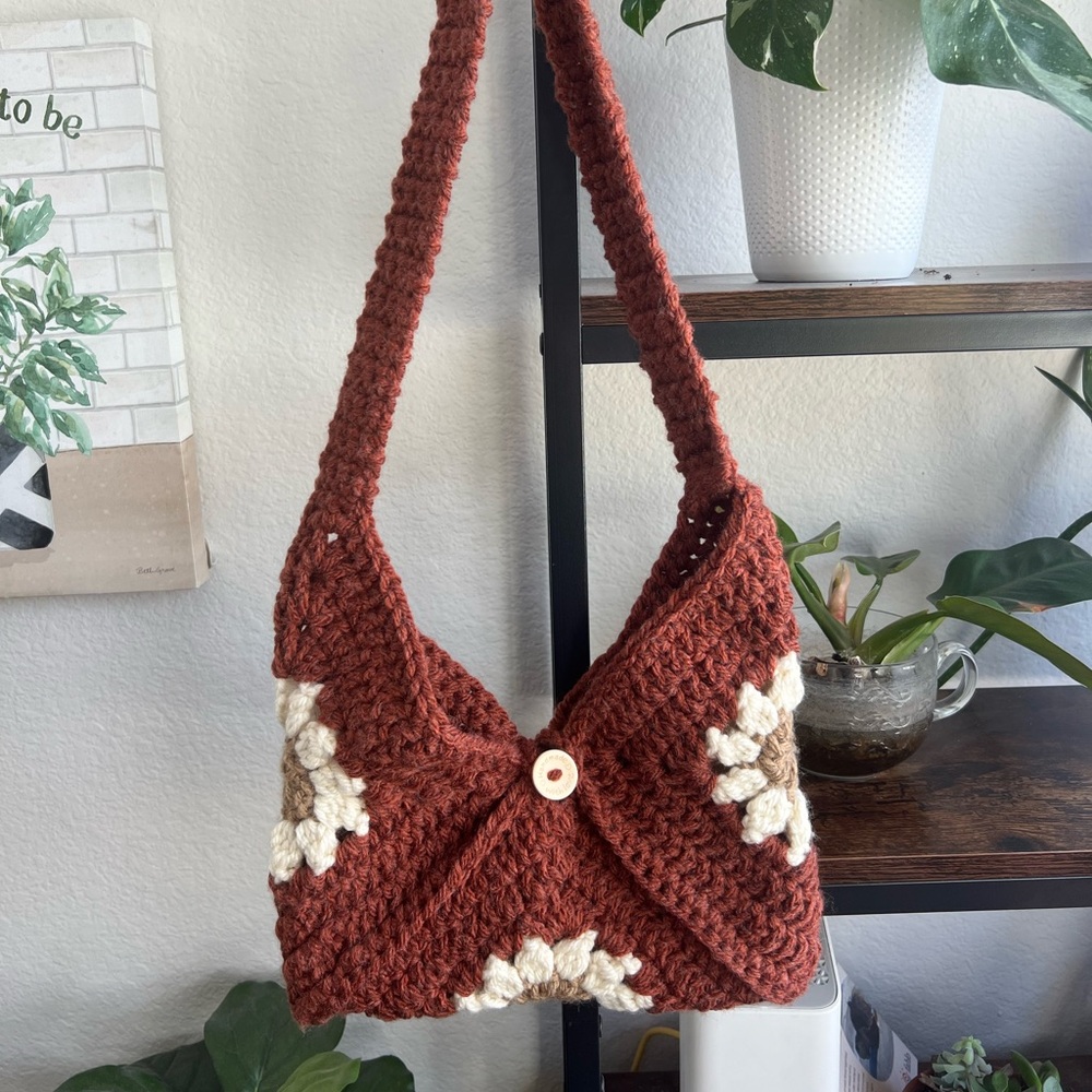 Handmade 🌼 red daisy purse